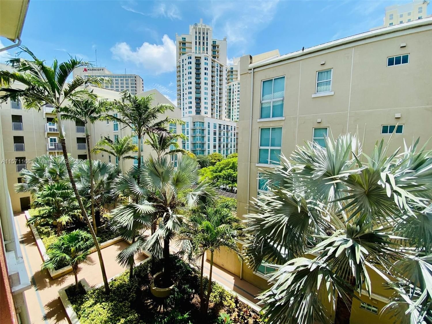 Real estate property located at 7285 90th St D612, Miami-Dade County, DOWNTOWN DADELAND CONDO N, Miami, FL