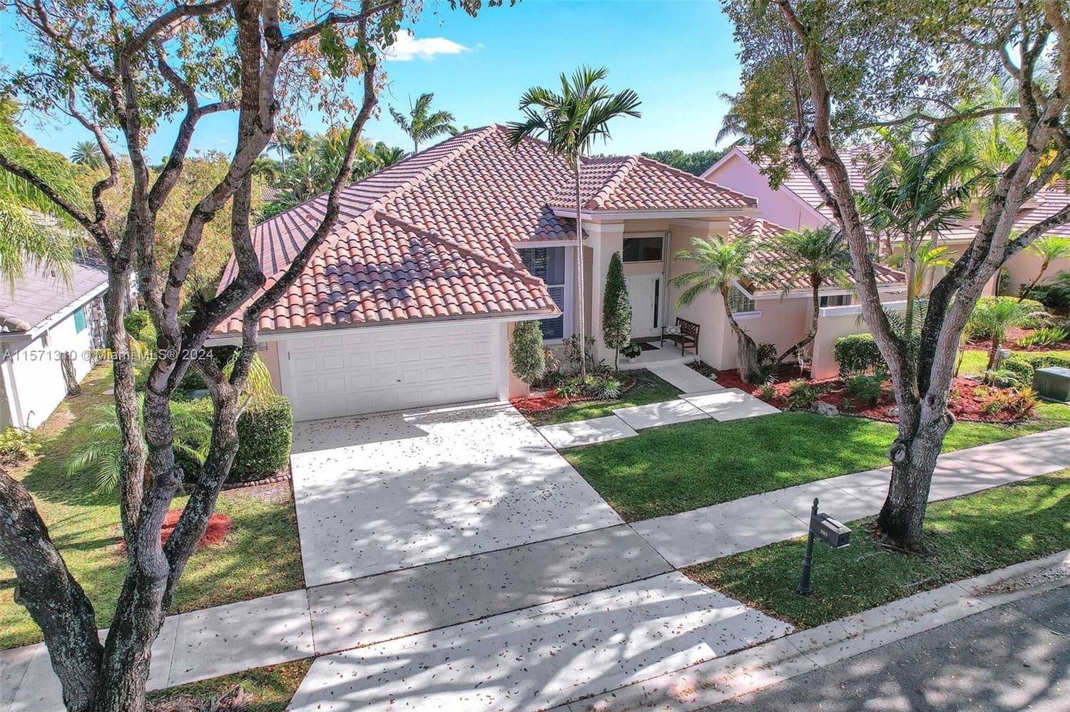 Real estate property located at 985 Spoonbill Cir, Broward County, ORCHID ISLAND, Weston, FL