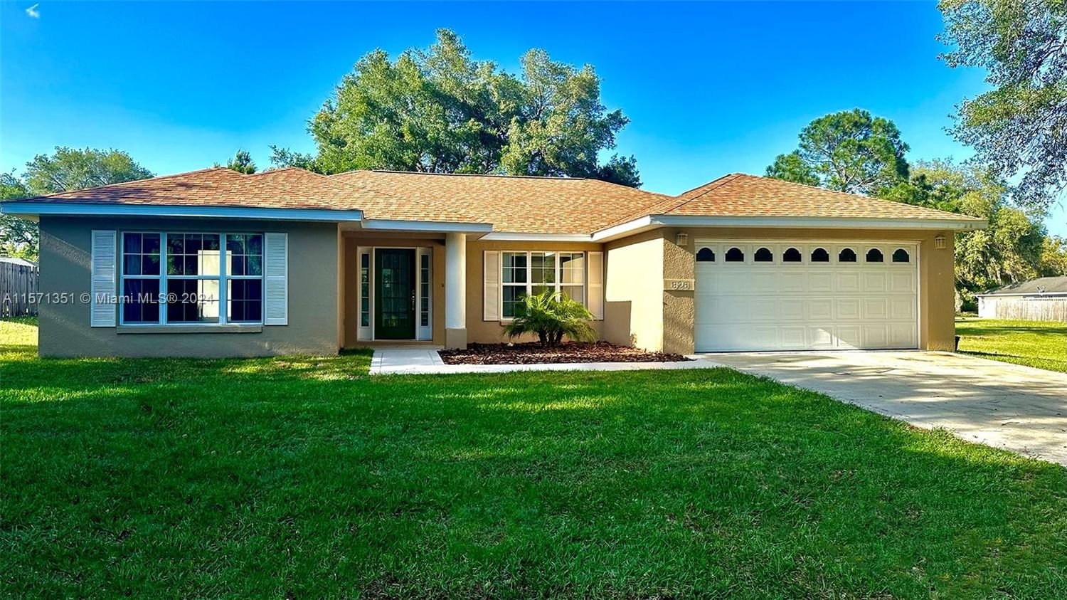 Real estate property located at 826 Berryhill, Lake County, Fruitland Park, Other City - In The State Of Florida, FL