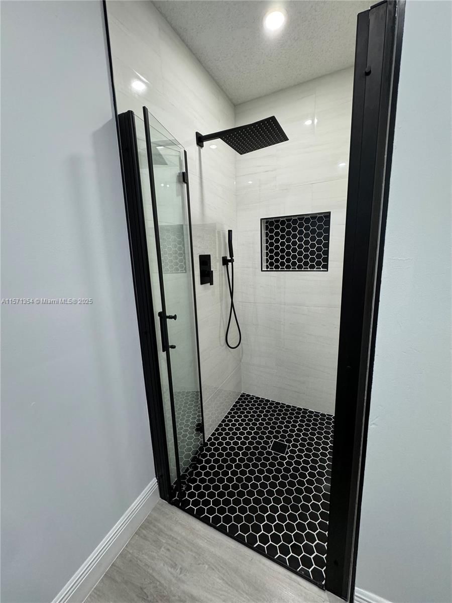 Real estate property located at 8227 15th St, Broward, Lauderdale West 2 Sec, Plantation, FL