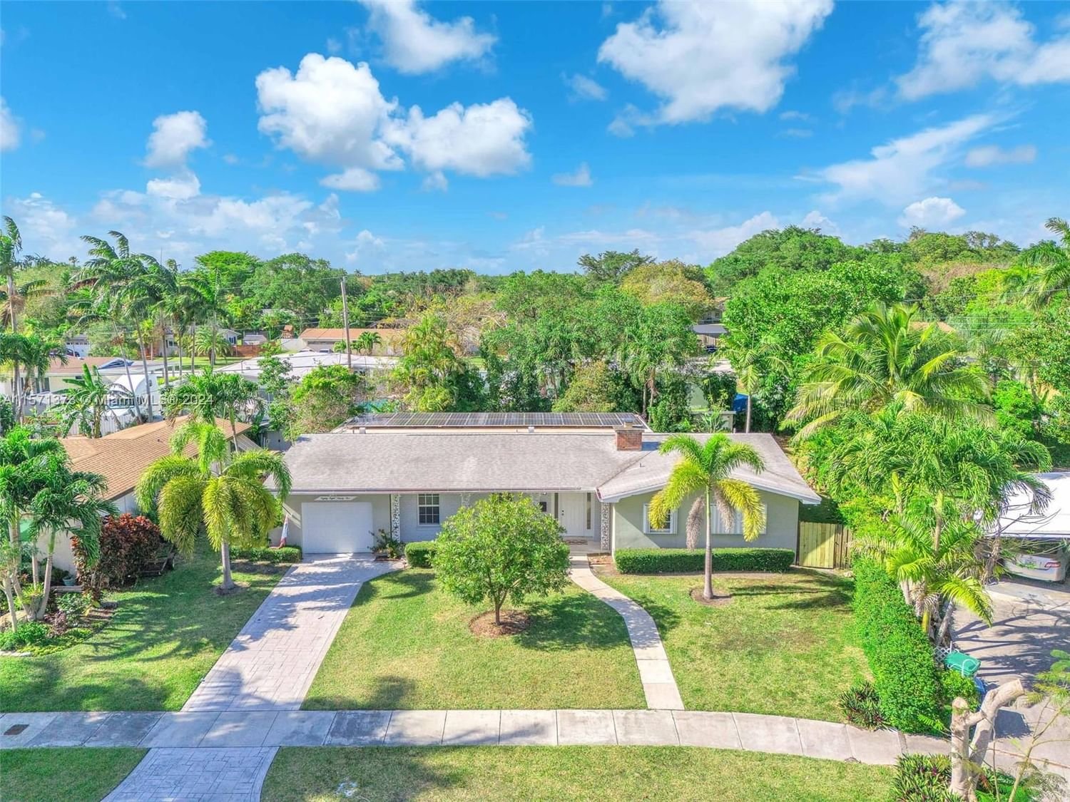 Real estate property located at 8895 187th St, Miami-Dade County, WHISPERING PINES ESTATES, Cutler Bay, FL