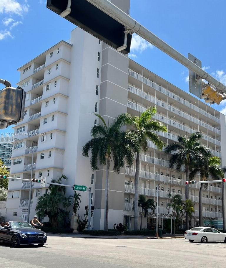 Real estate property located at 1300 Lincoln Rd B302, Miami-Dade, LINCOLN TOWERS CONDO, Miami Beach, FL