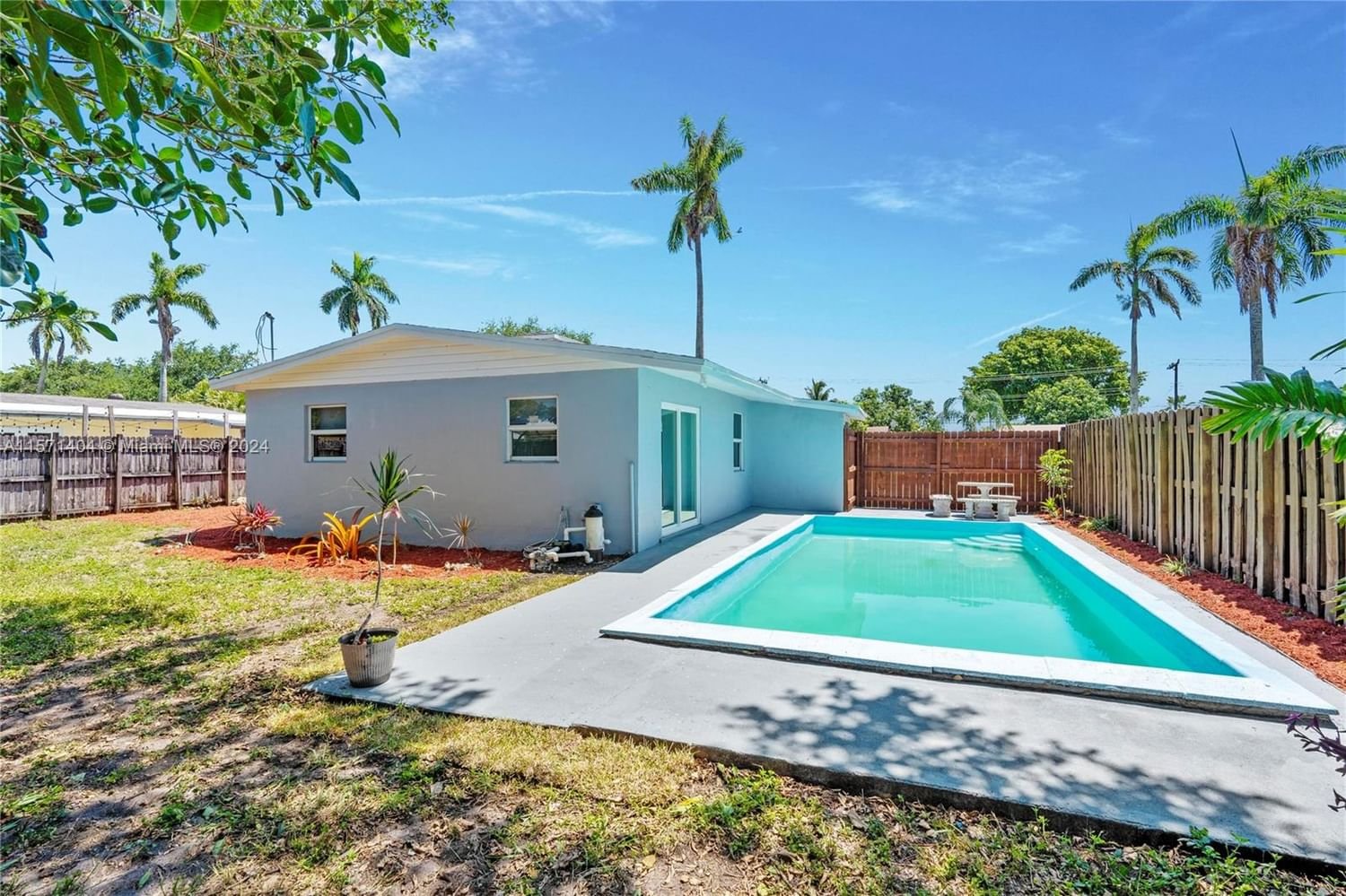 Real estate property located at 5621 38th Ct, Broward County, PLAYLAND VILLAGE SEC 3, Davie, FL