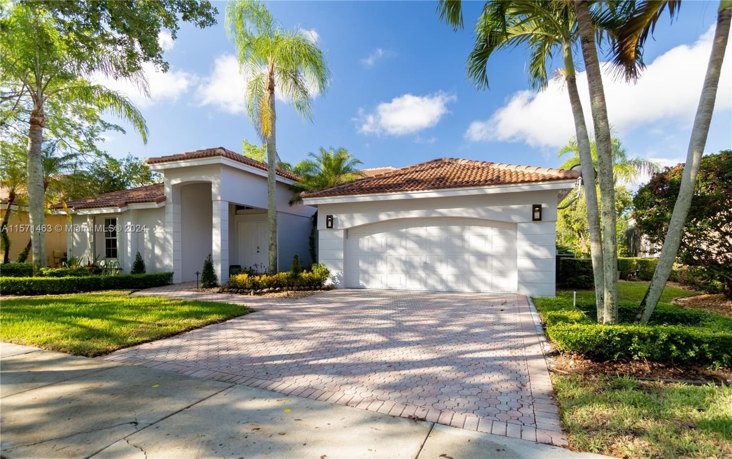 Real estate property located at 2883 Oakbrook Dr, Broward County, SECTOR 7 SOUTH, Weston, FL