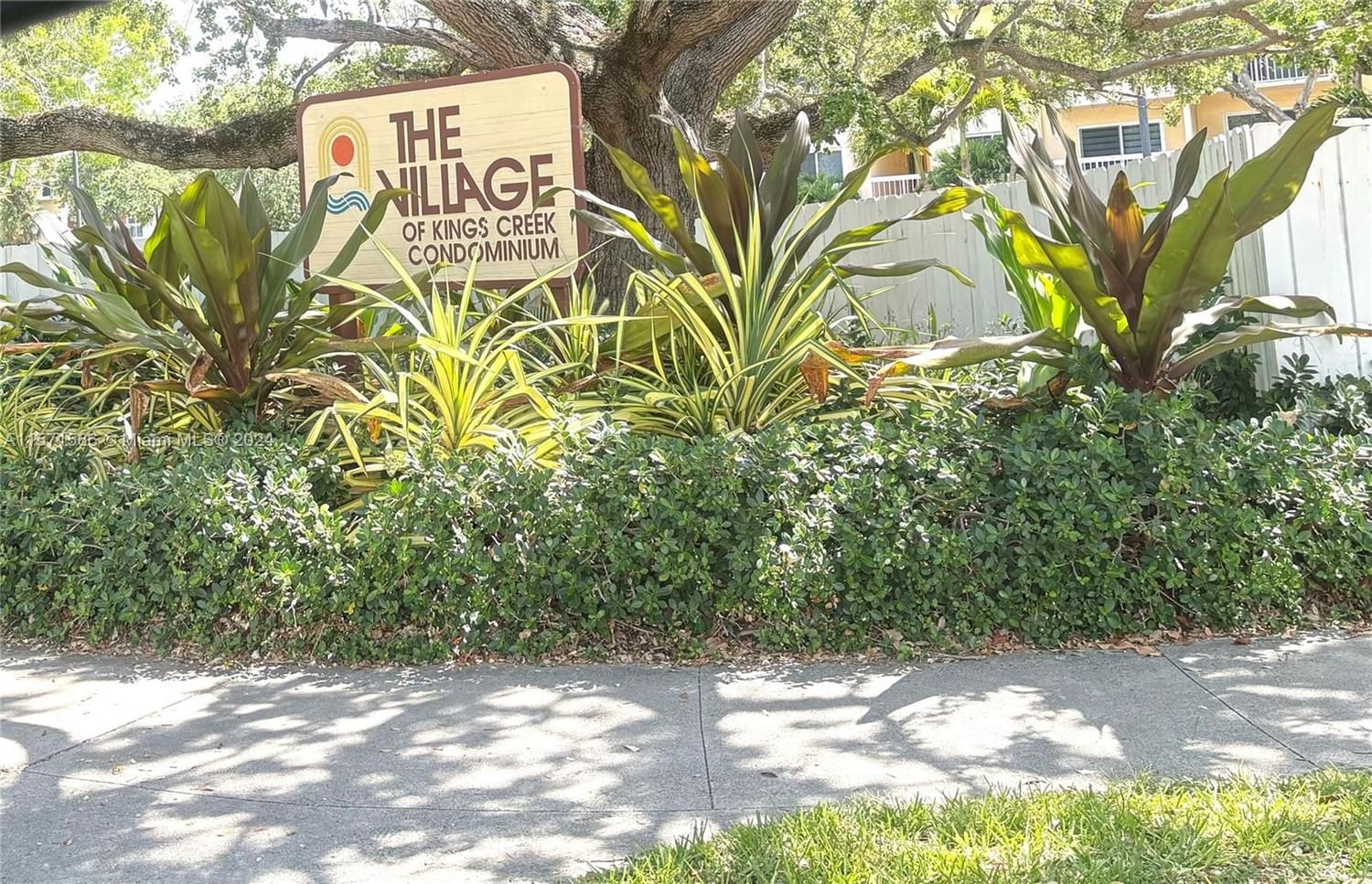 Real estate property located at 7805 Camino Real H215, Miami-Dade County, VILLAGE OF KINGS CREEK CO, Miami, FL