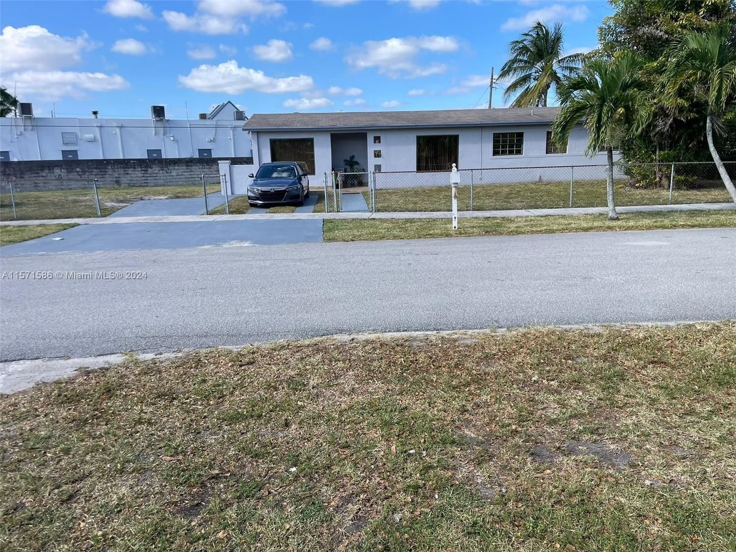 Real estate property located at 7945 9th Ter, Miami-Dade County, FONTAINBLEAU GARDENS, Miami, FL