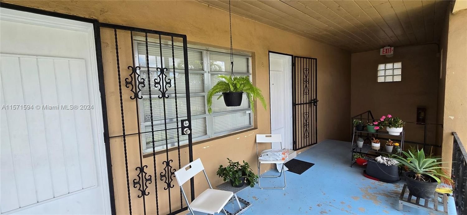 Real estate property located at 383 4th Ave #8, Miami-Dade County, ESSEX VILLAGE 4TH ADDN, Hialeah, FL