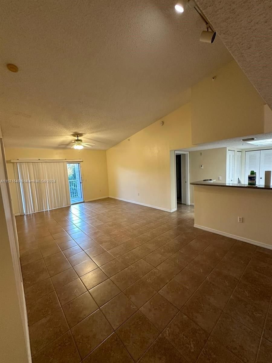 Real estate property located at 5021 Wiles Rd #305, Broward County, EVERGREEN LAKES CONDO, Coconut Creek, FL