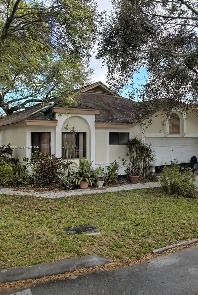 Real estate property located at 318 Bishop Rd, Broward County, NORTH LAUDERDALE DIVISION, North Lauderdale, FL