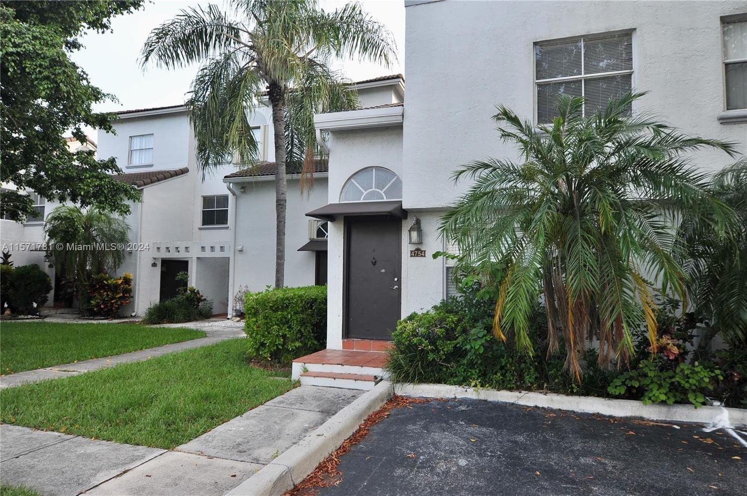 Real estate property located at 4754 97th Pl #224, Miami-Dade County, THE GREENS AT DORAL CONDO, Doral, FL