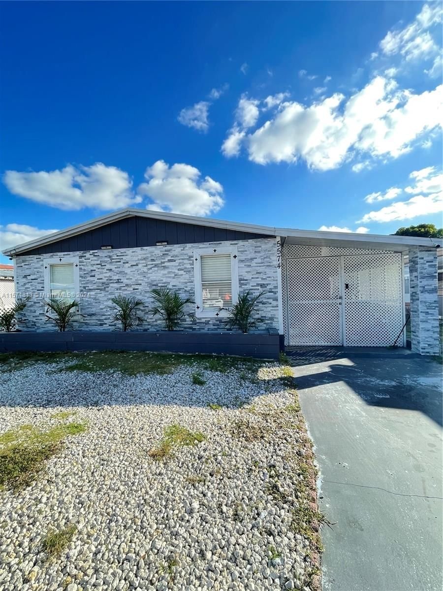 Real estate property located at 5574 201 ST, LOT 24, Miami-Dade County, EVERGLADES SUGAR & LAND C, Miami Gardens, FL