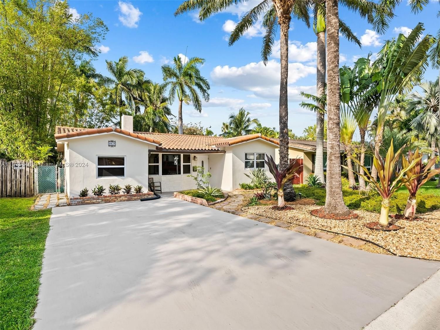 Real estate property located at 1025 Lincoln St, Broward County, HOLLYWOOD LAKES SECTION, Hollywood, FL