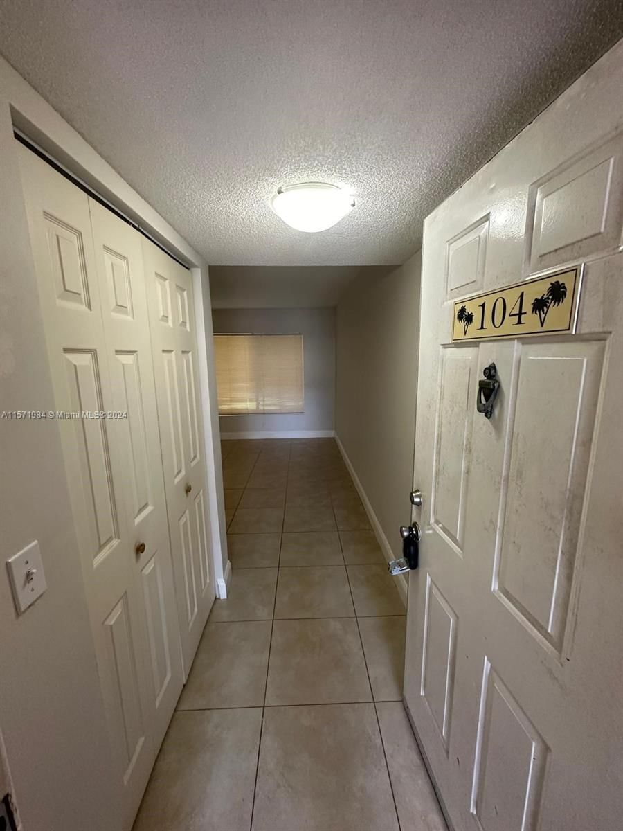 Real estate property located at 815 Boynton Beach Blvd #13-104, Palm Beach, CASABLANCA ISLES CONDO, Boynton Beach, FL