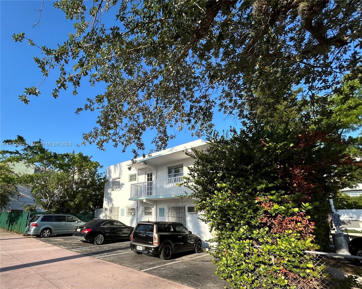 Real estate property located at 323 Washington Ave #3, Miami-Dade County, WASHINGTON AVE CONDO, Miami Beach, FL