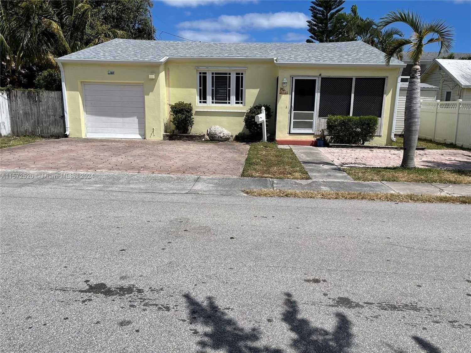 Real estate property located at 1607 Hayes St, Broward County, HOLLYWOOD PLACE, Hollywood, FL