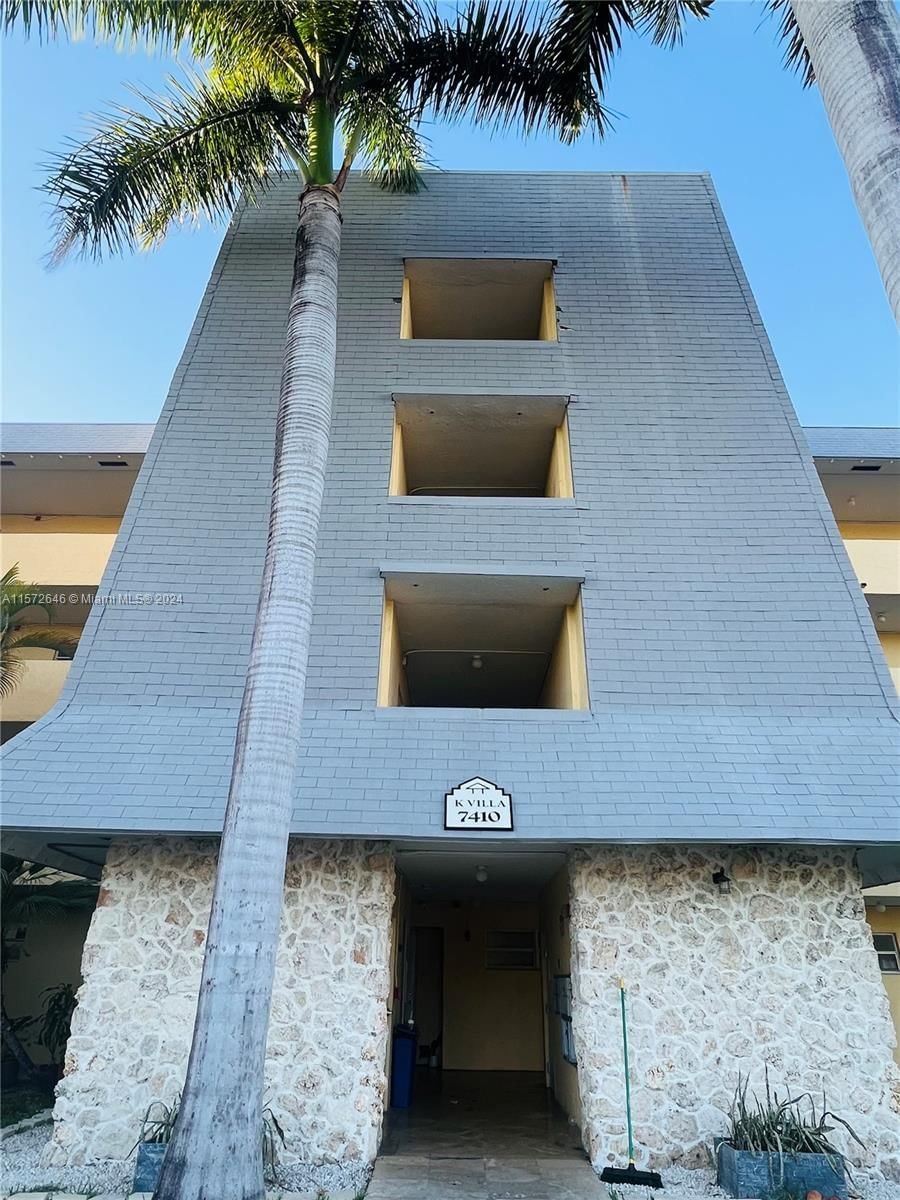 Real estate property located at 7410 82nd St K309, Miami-Dade County, VILLAGE AT DADELAND CONDO, Miami, FL