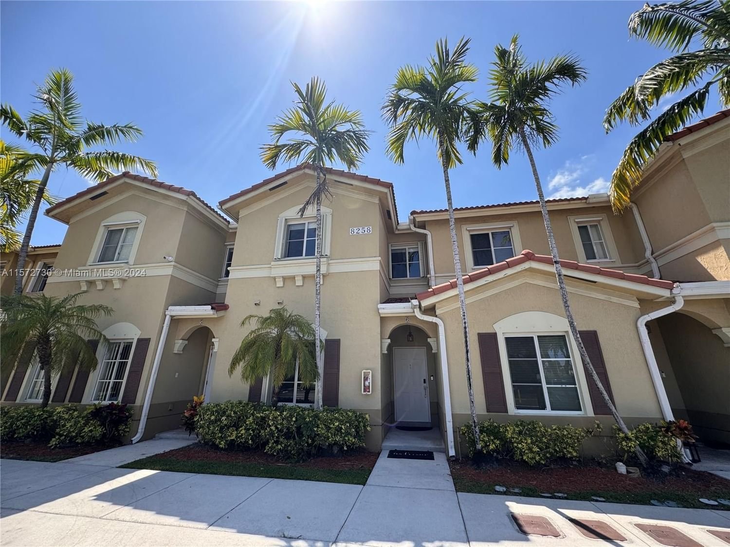 Real estate property located at 8258 108th Pl #6-4, Miami-Dade County, LEEWARD AT ISLANDS AT DOR, Doral, FL