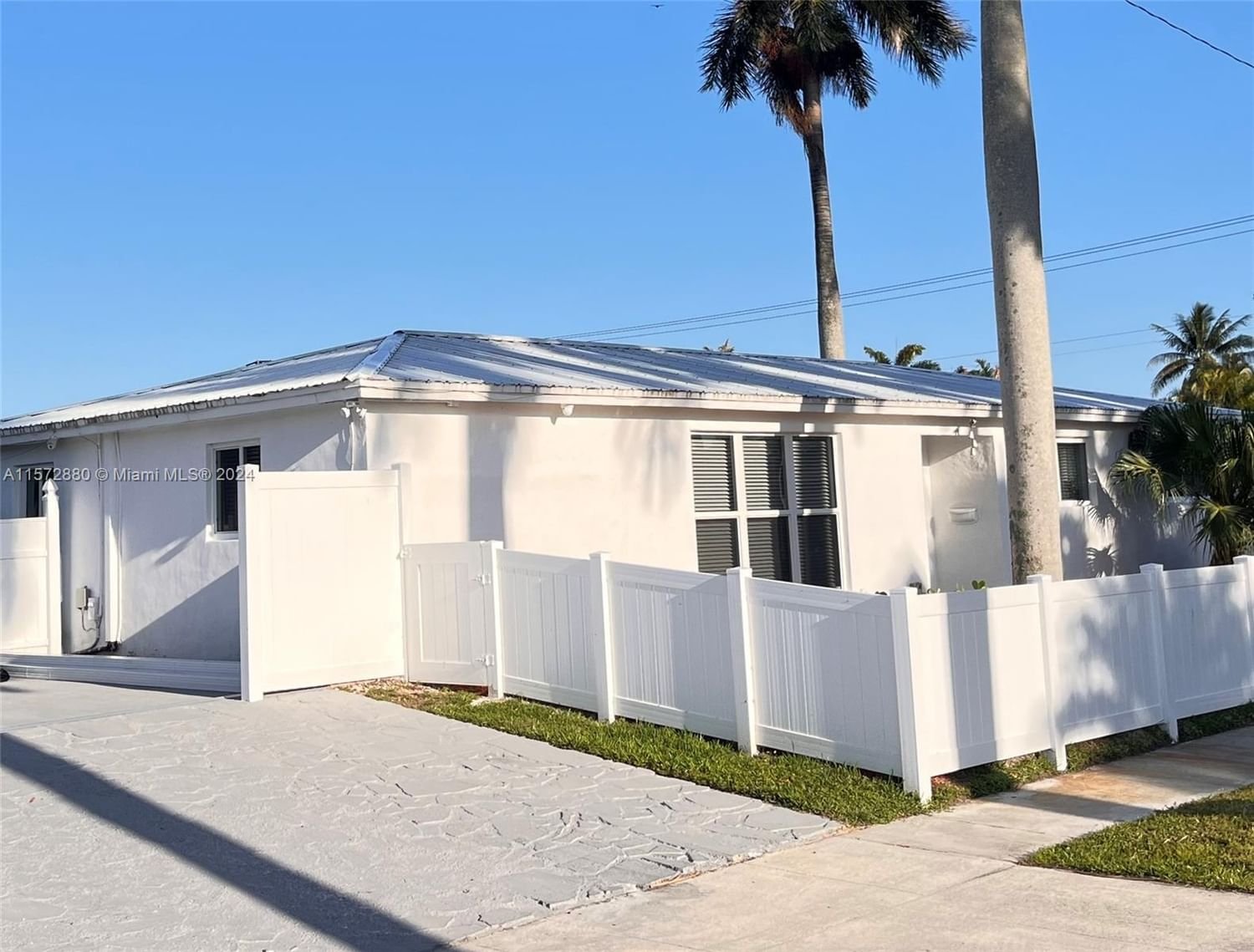 Real estate property located at 325 4th Ave, Broward County, OCEAN VIEW GOLF ADD, Dania Beach, FL