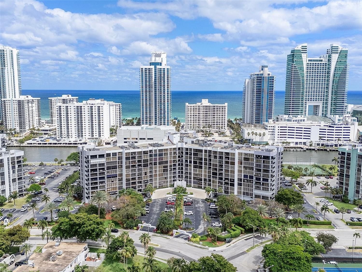 Real estate property located at 600 Parkview Dr #503, Broward County, TOWERS OF OCEANVIEW SOUTH, Hallandale Beach, FL