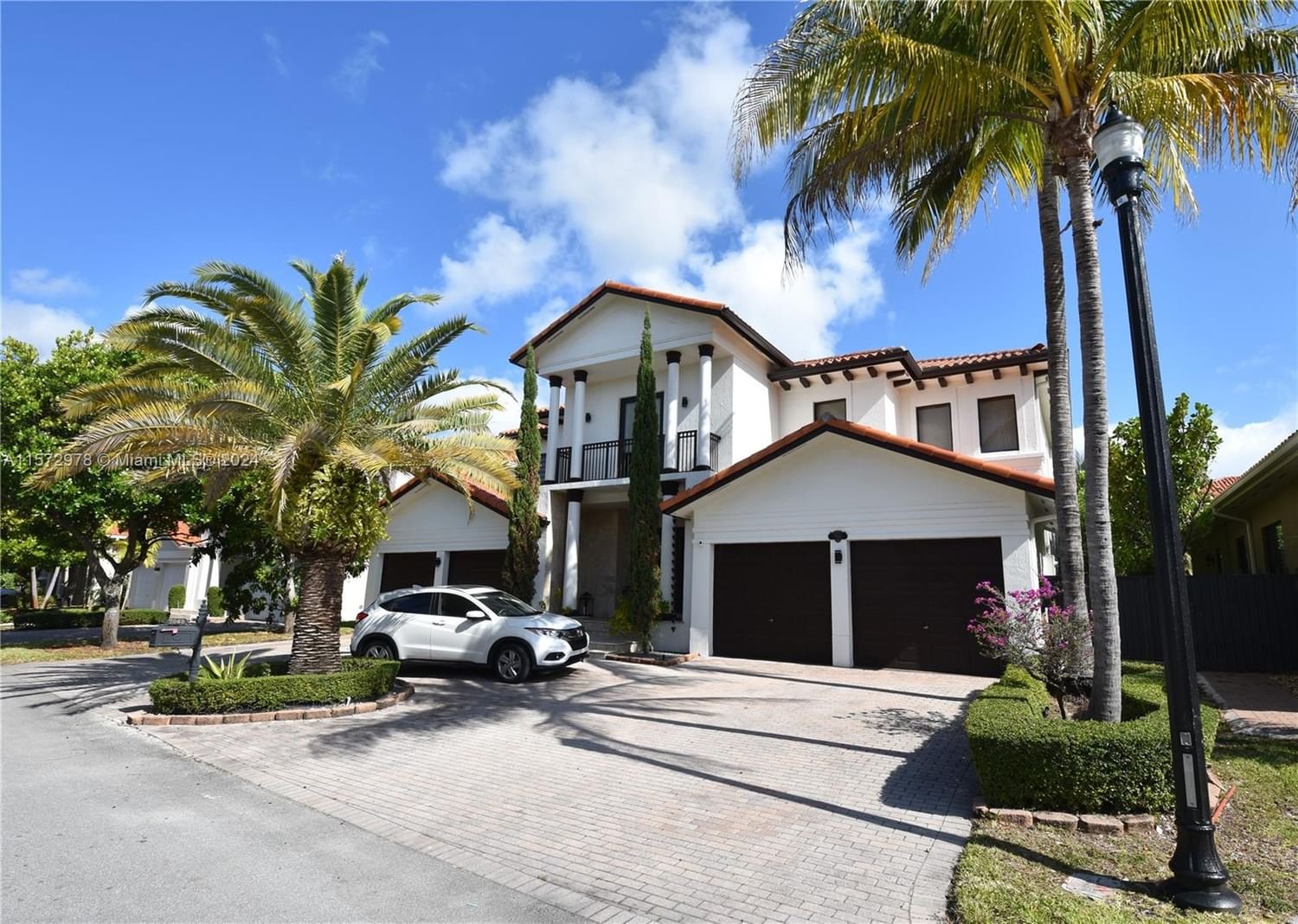 Real estate property located at 7943 195th Terrace, Miami-Dade County, CUTLER CAY, Cutler Bay, FL