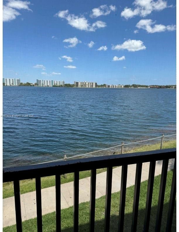 Real estate property located at , Broward County, LAKE EMERALD CONDOMINIUM, Oakland Park, FL