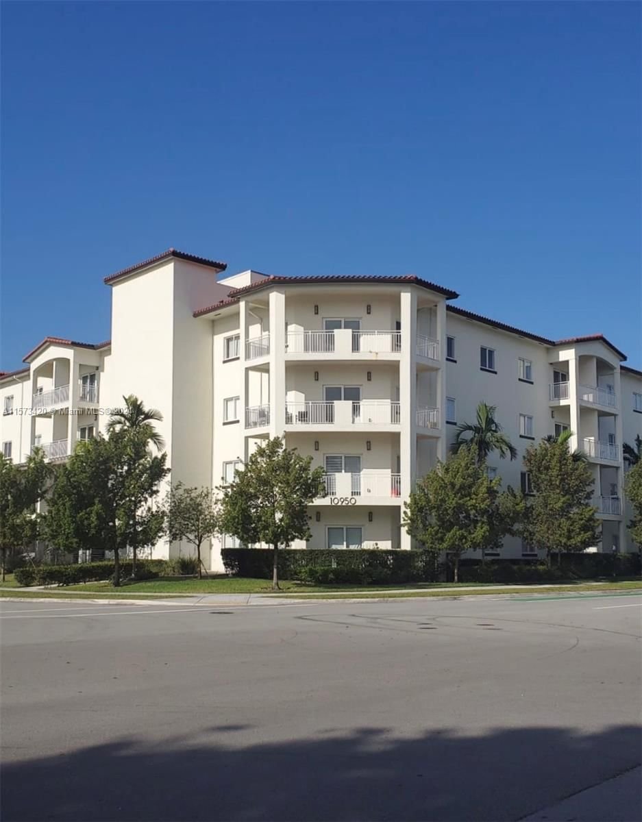 Real estate property located at 10950 82nd St #417, Miami-Dade County, GRAN DORAL 1 CONDO, Doral, FL