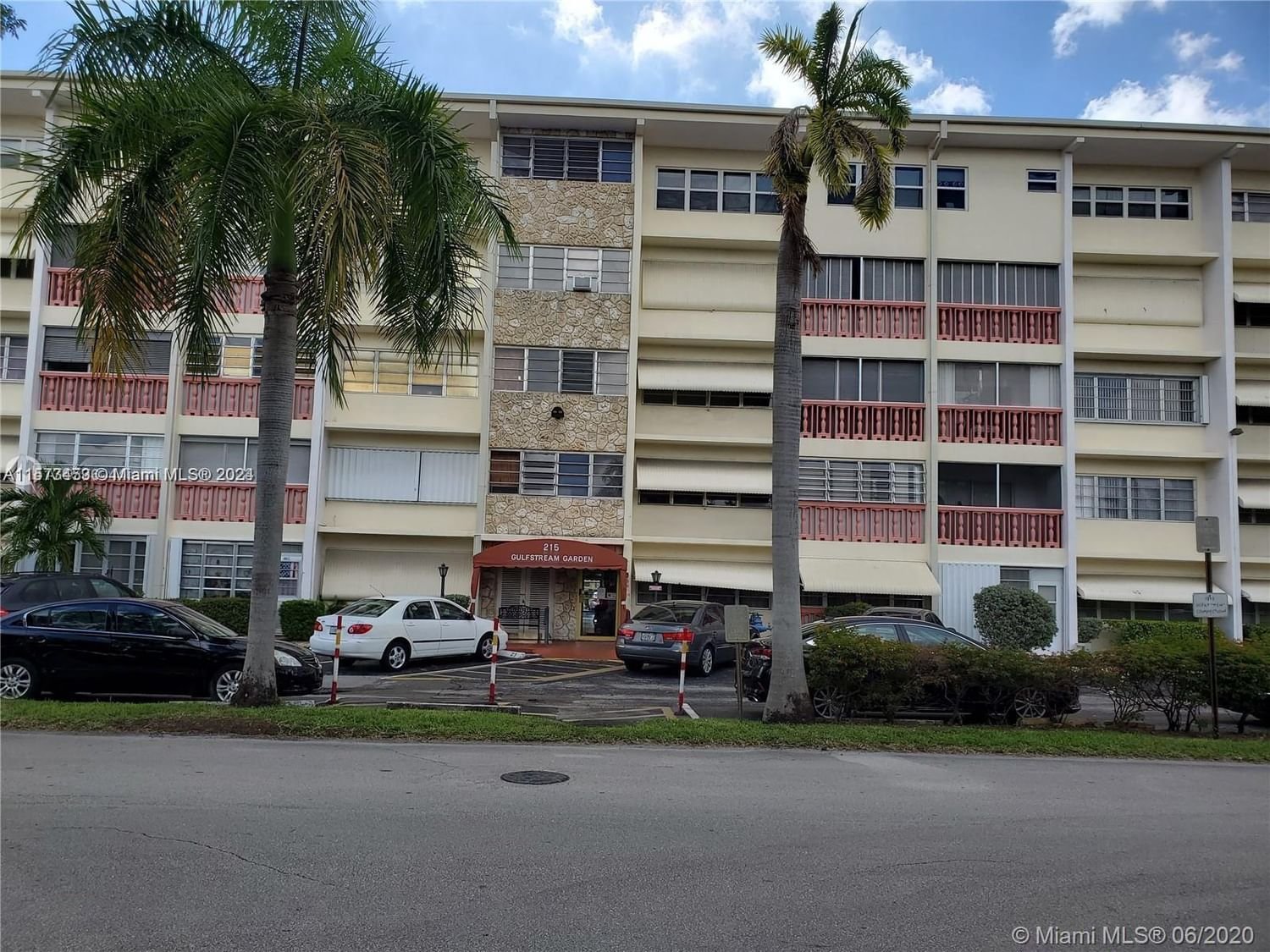 Real estate property located at 215 3rd Ave #208D, Broward County, FIRST GULFSTREAM GARDEN, Hallandale Beach, FL