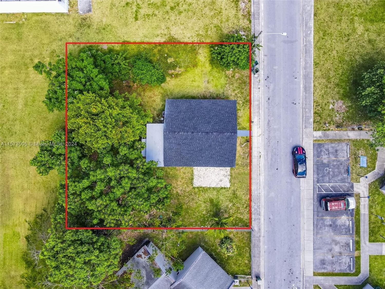 Real estate property located at 323 4th Ct, Miami-Dade County, MC CLAINS SUB, Homestead, FL
