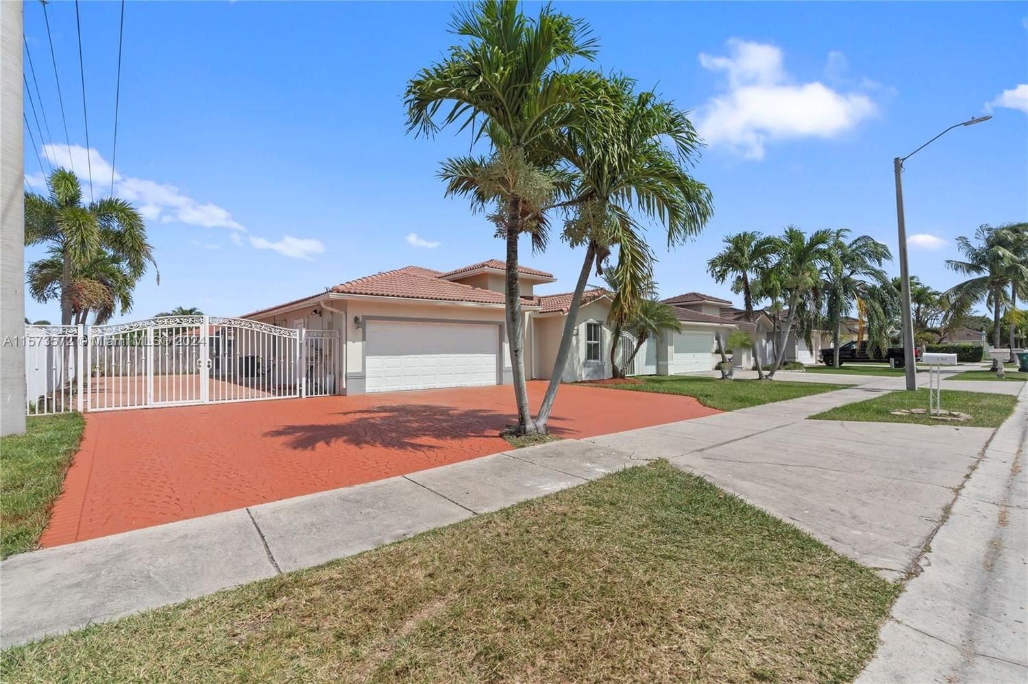 Real estate property located at 27983 135th Ave, Miami-Dade County, ABEL HOMES AT CAMBRIDGE E, Homestead, FL