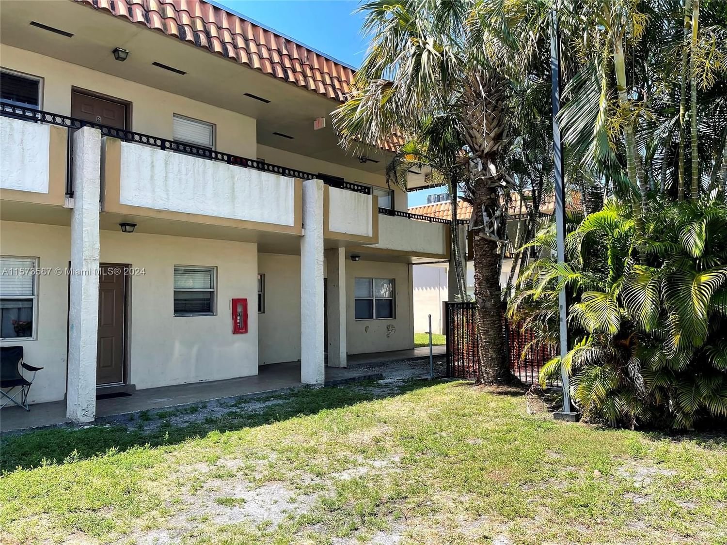Real estate property located at 400 65th Ave #120, Broward County, ATLANTIC PALMS CONDO, Margate, FL