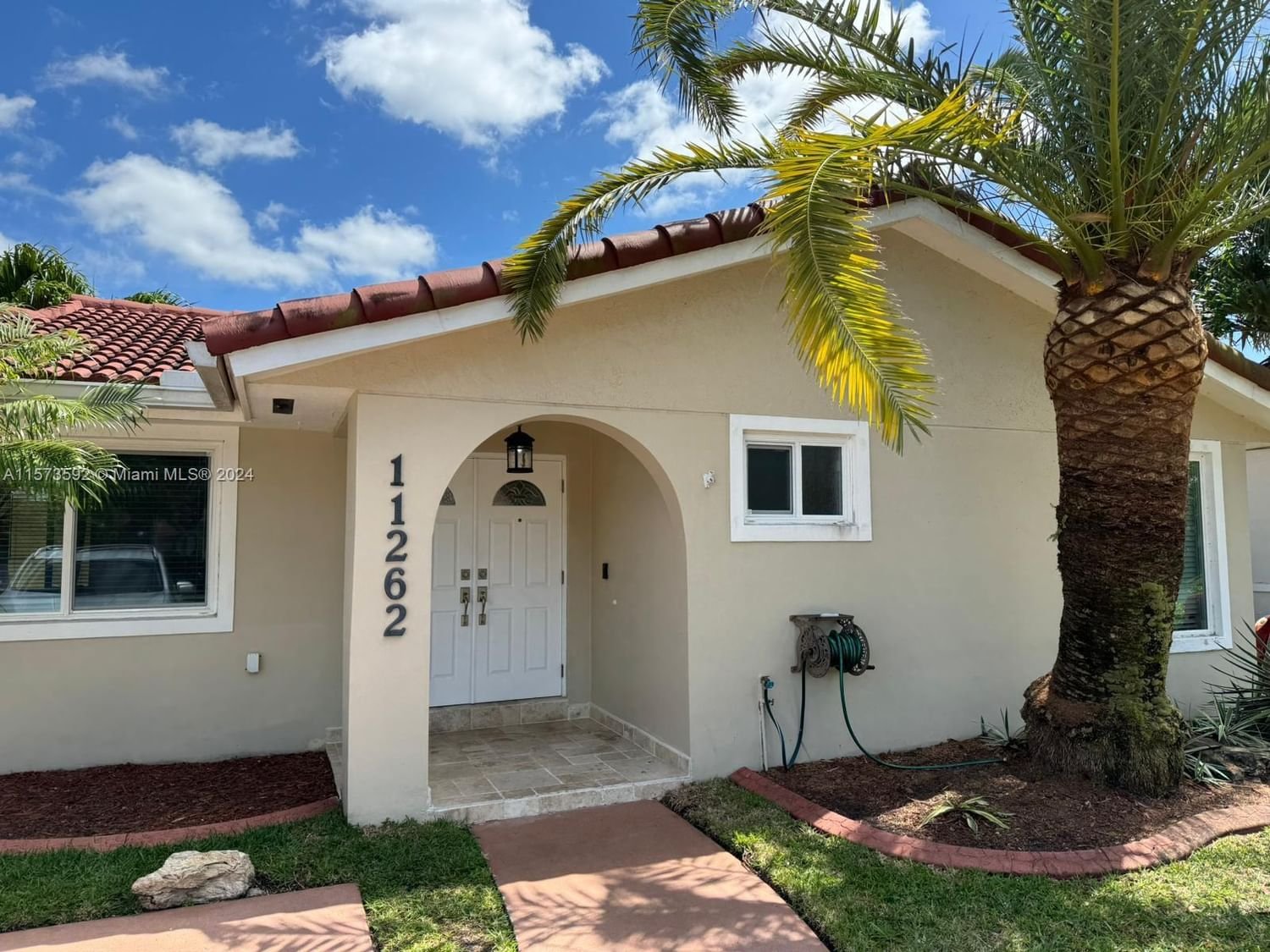 Real estate property located at 11262 73rd Ter, Miami-Dade County, SUNSET MANSIONS, Miami, FL