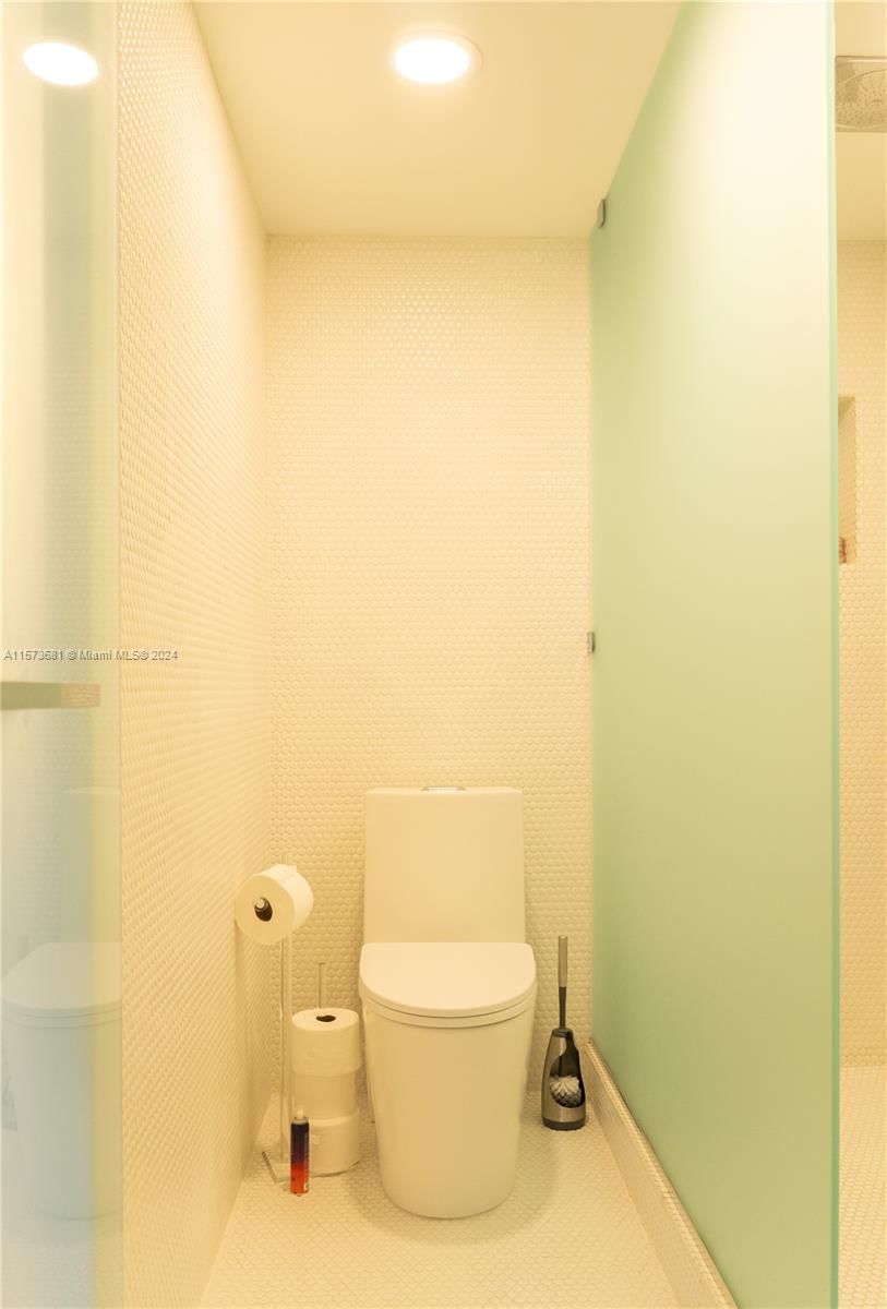 Real estate property located at 10000 Bay Harbor Dr #325, Miami-dade, 10000 Plaza Condo-south T, Bay Harbor Islands, FL