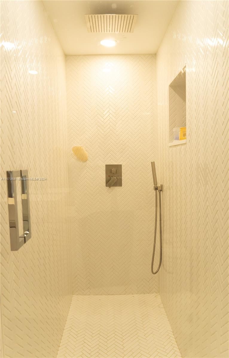 Real estate property located at 10000 Bay Harbor Dr #325, Miami-dade, 10000 Plaza Condo-south T, Bay Harbor Islands, FL