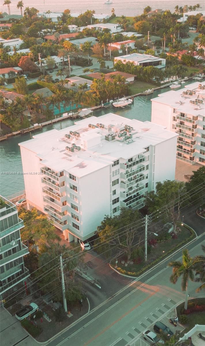 Real estate property located at 10000 Bay Harbor Dr #325, Miami-dade, 10000 Plaza Condo-south T, Bay Harbor Islands, FL