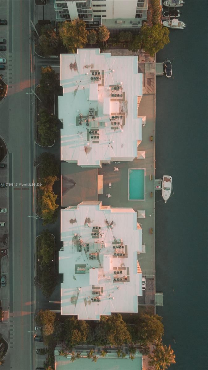 Real estate property located at 10000 Bay Harbor Dr #325, Miami-dade, 10000 Plaza Condo-south T, Bay Harbor Islands, FL