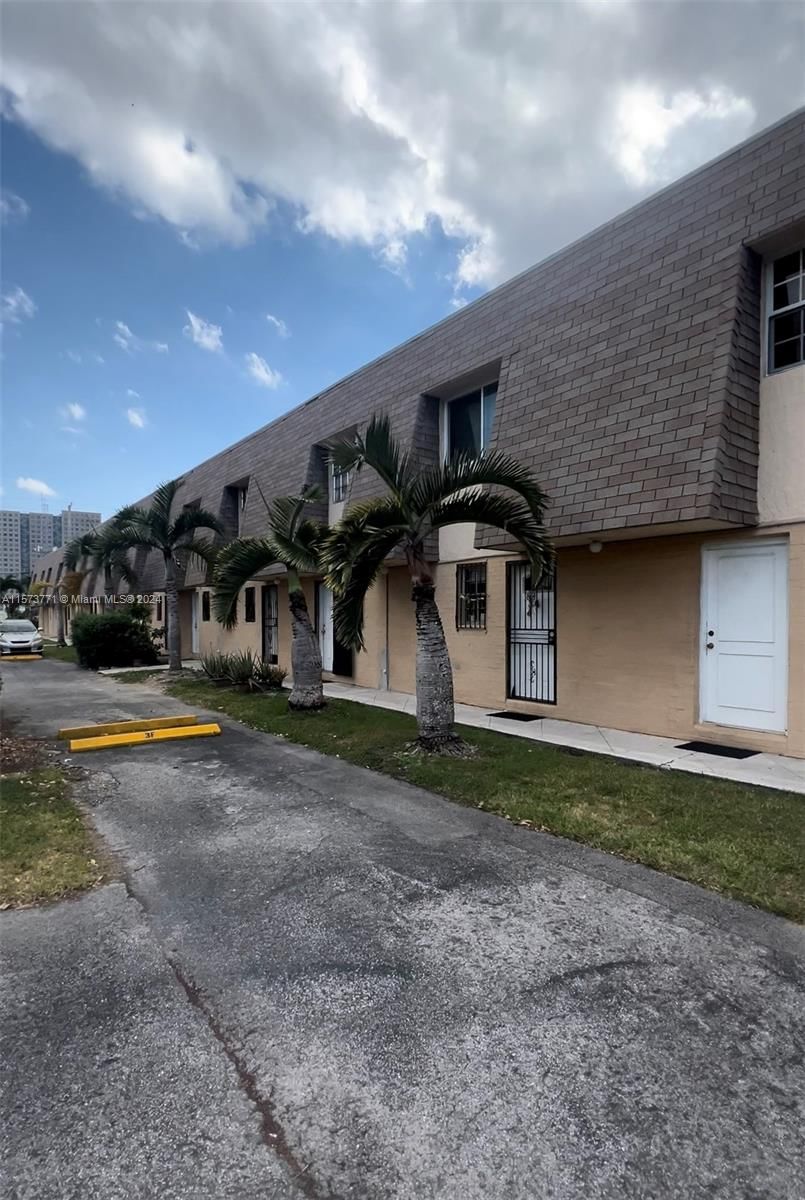 Real estate property located at 10902-10904 2nd St, Miami-Dade County, Sweetwater, FL