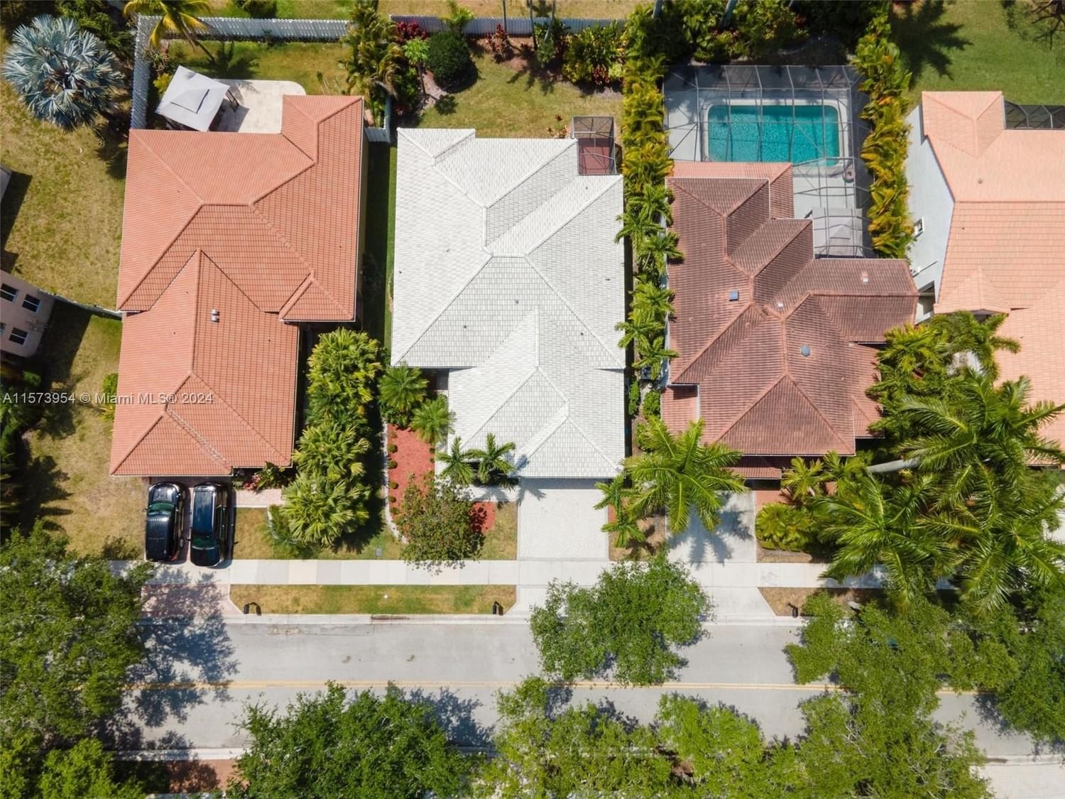 Real estate property located at 1210 Camellia Cir, Broward County, SECTOR 6 EAST, Weston, FL