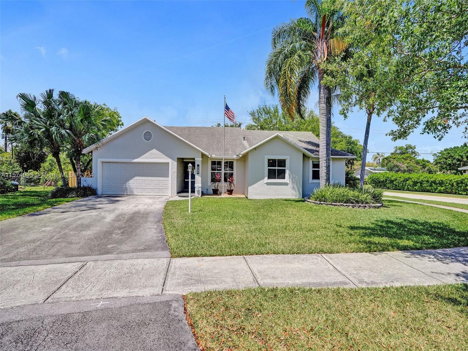 Real estate property located at 18720 89th Rd, Miami-Dade County, WHISPERING PINES ESTATES, Cutler Bay, FL