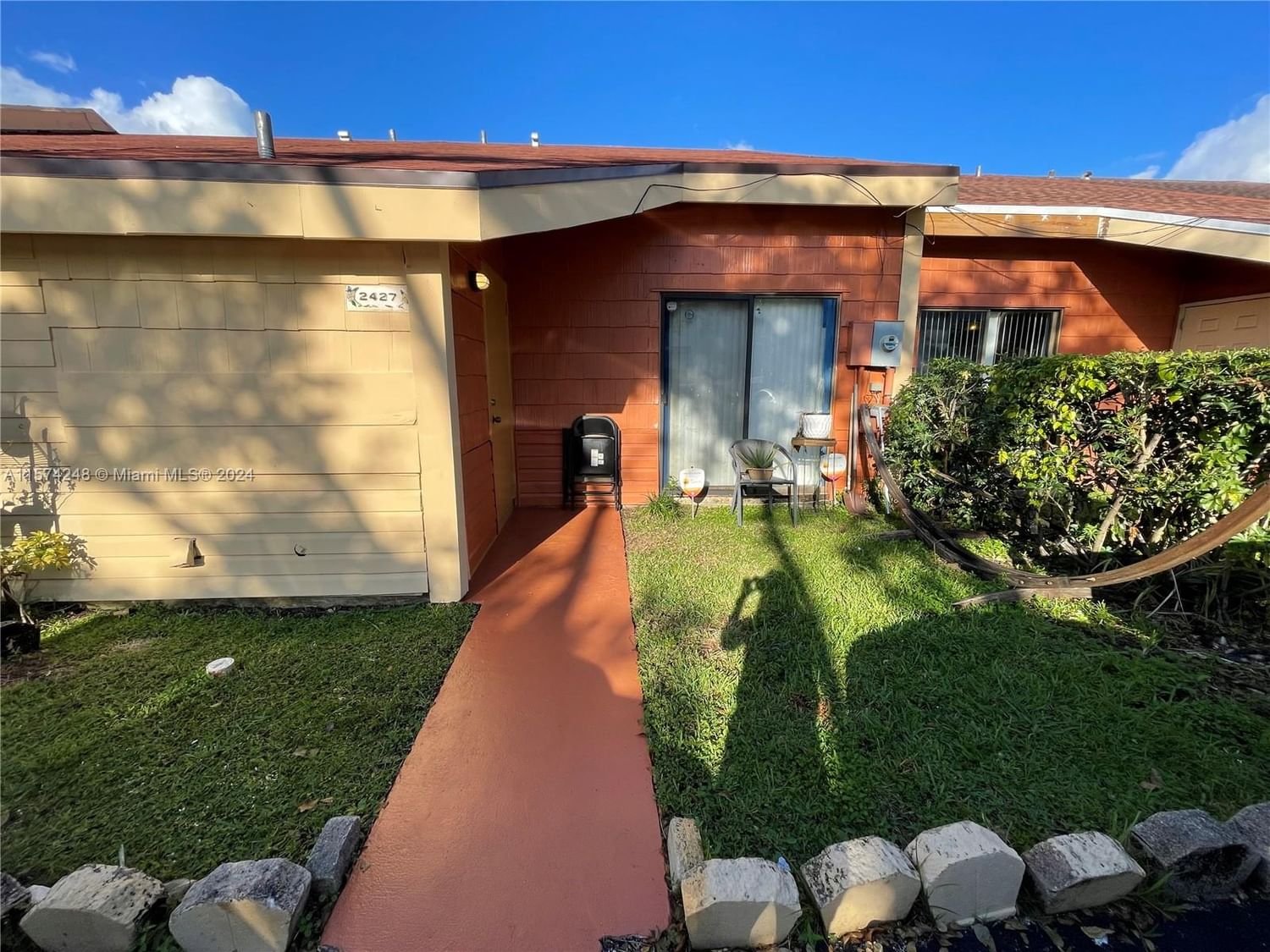 Real estate property located at 2427 55th Ave -, Broward County, ORCHARD LAKE TOWN HOUSES, Lauderhill, FL
