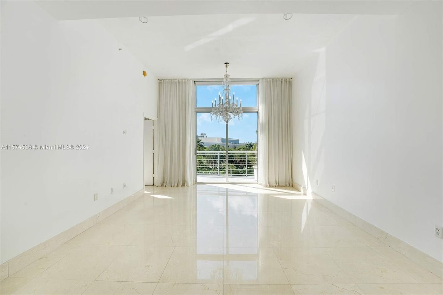 Real estate property located at 2001 Meridian Ave #516, Miami-Dade County, THE MERIDIAN CONDO, Miami Beach, FL