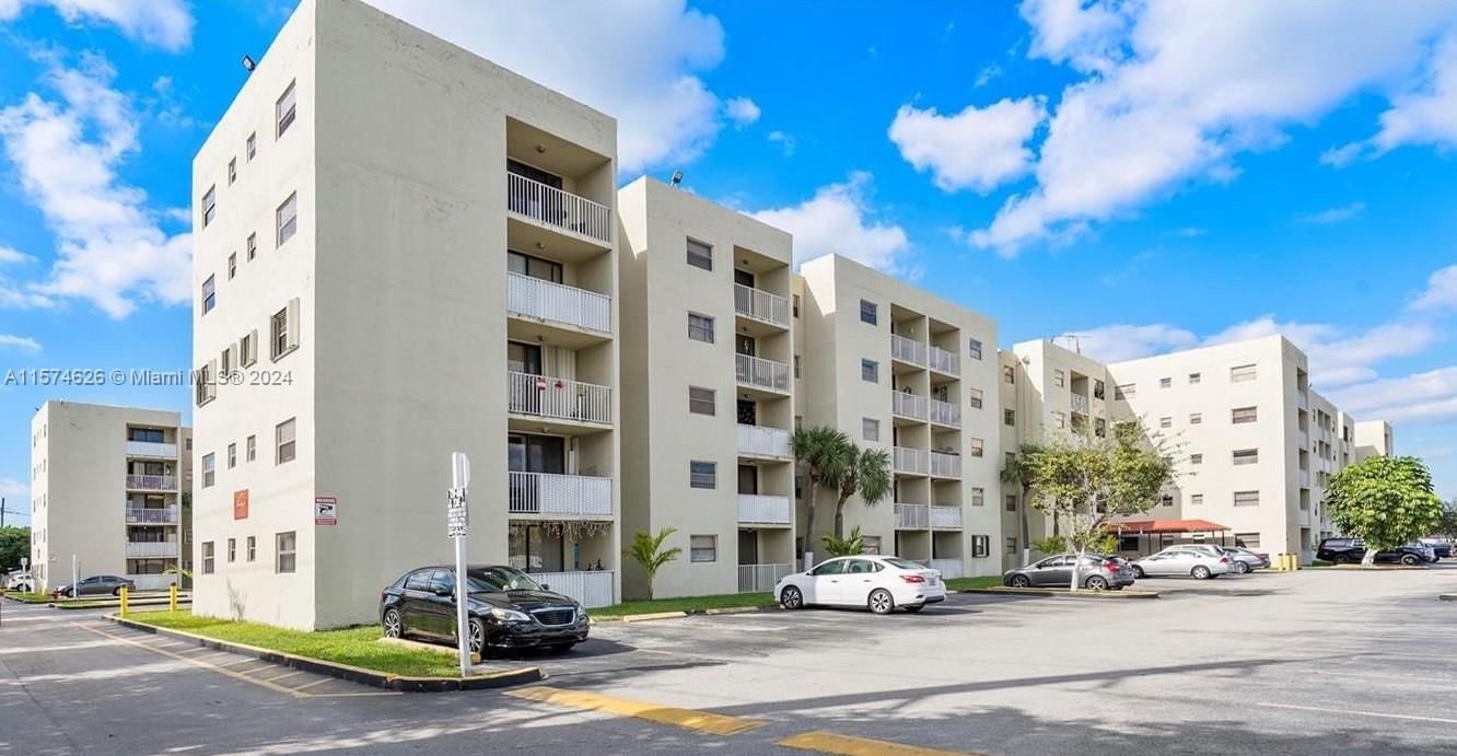 Real estate property located at 8145 7th St #414, Miami-Dade County, FONTAINEBLEAU GARDENS CON, Miami, FL