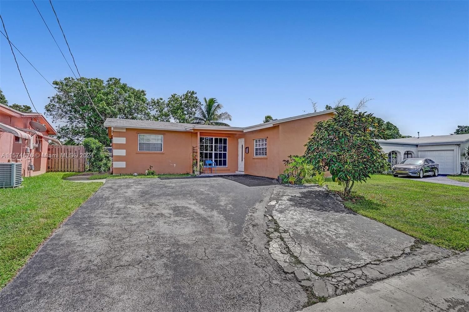 Real estate property located at 8520 24th Pl, Broward County, SUNRISE GOLF VILLAGE SEC, Sunrise, FL