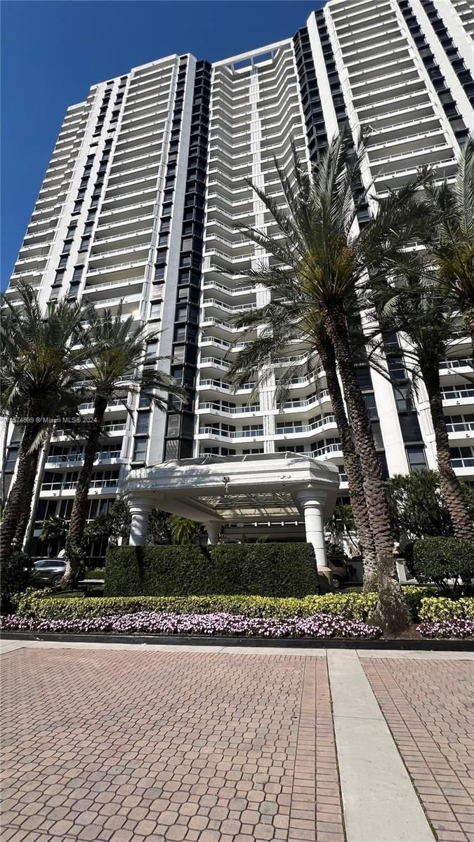 Real estate property located at 21205 Yacht Club Dr #3204, Miami-Dade County, NORTH TOWER AT THE POINT, Aventura, FL