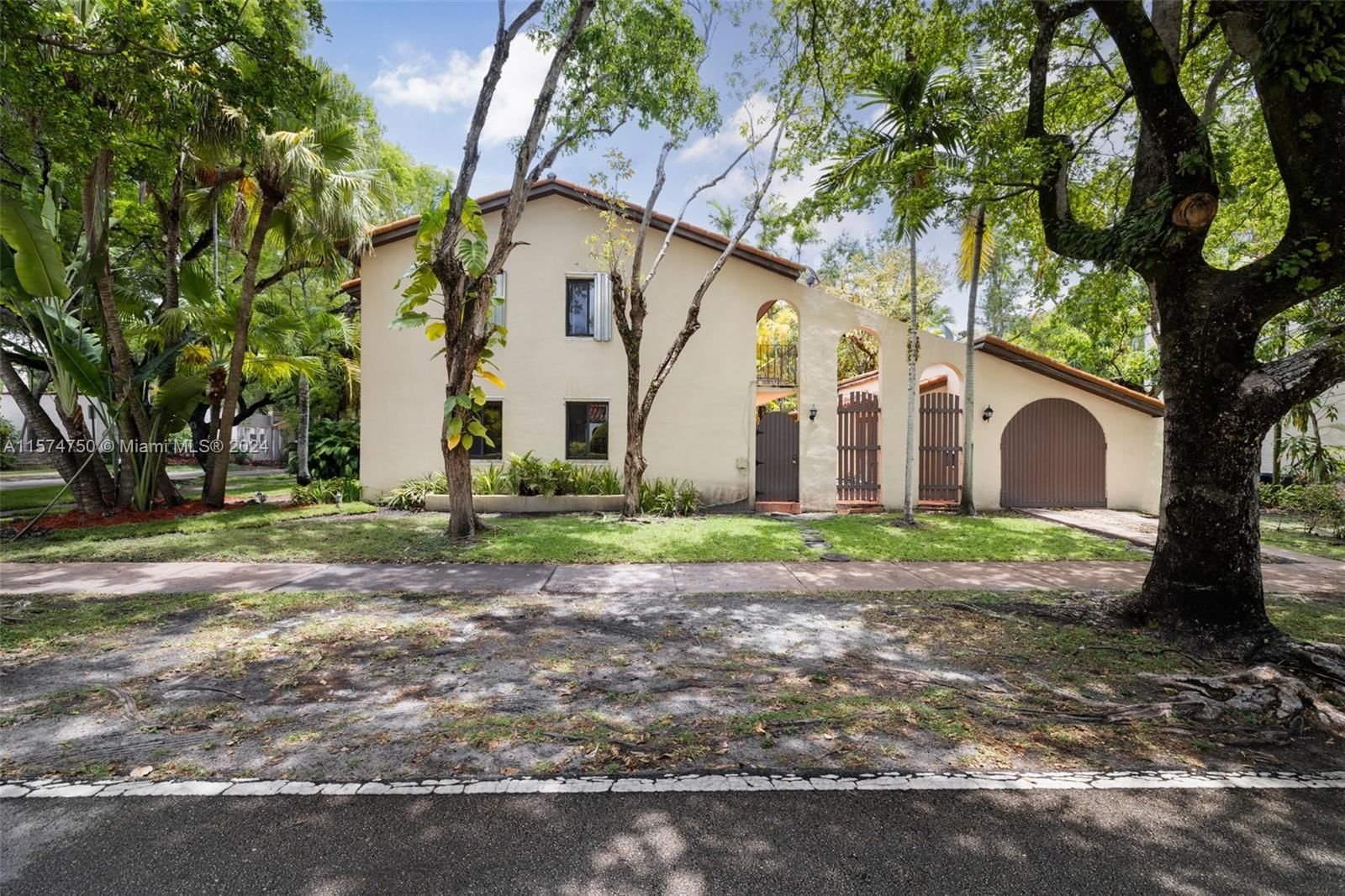 Real estate property located at 446 Minorca Ave, Miami-Dade County, CORAL GABLES SEC B, Coral Gables, FL