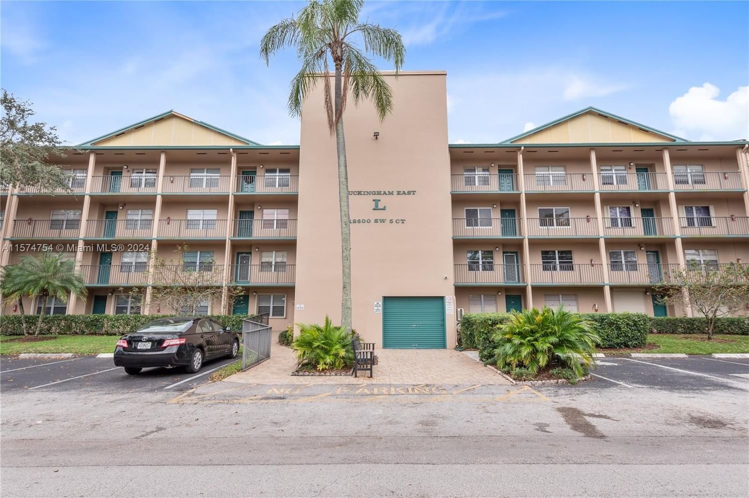 Real estate property located at 12600 5th Ct #415L, Broward County, BUCKINGHAM EAST AT CENTUR, Pembroke Pines, FL
