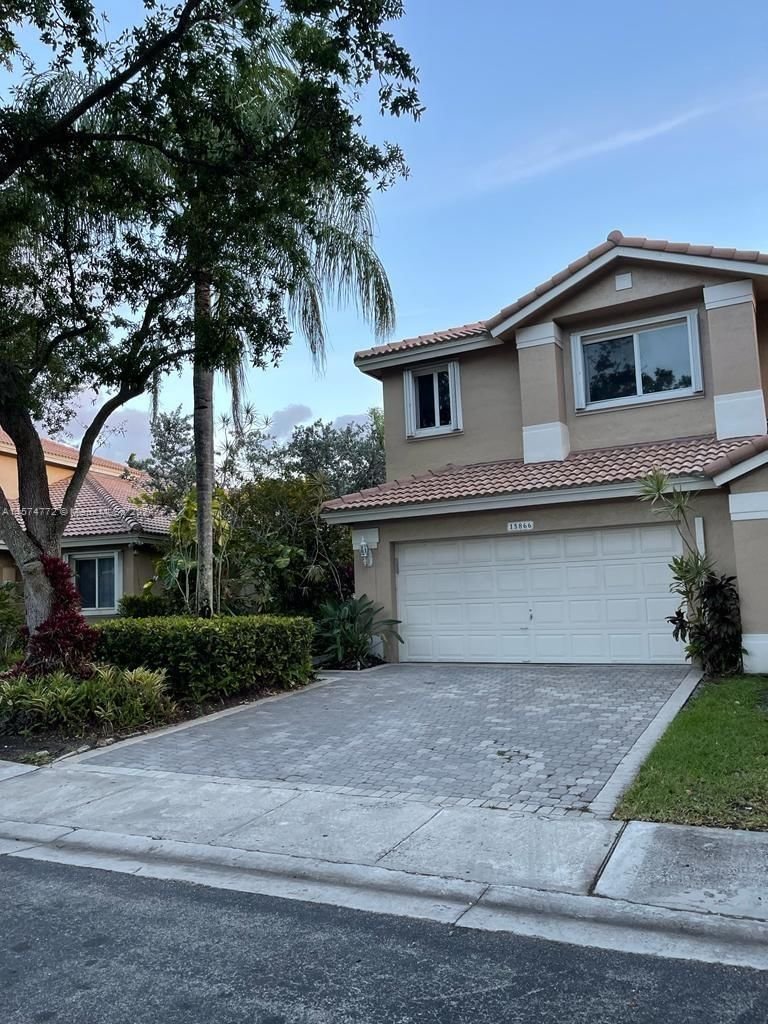 Real estate property located at 15866 11th St, Broward County, HOLLYWOOD LAKES COUNTRY, Pembroke Pines, FL