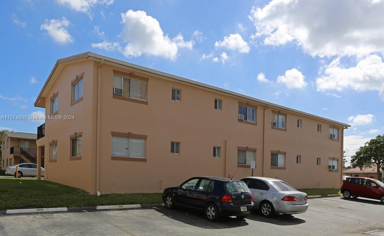 Real estate property located at 1829 A St #44, Palm Beach County, ENCLAVE AT CROWN PARK CON, Lake Worth, FL