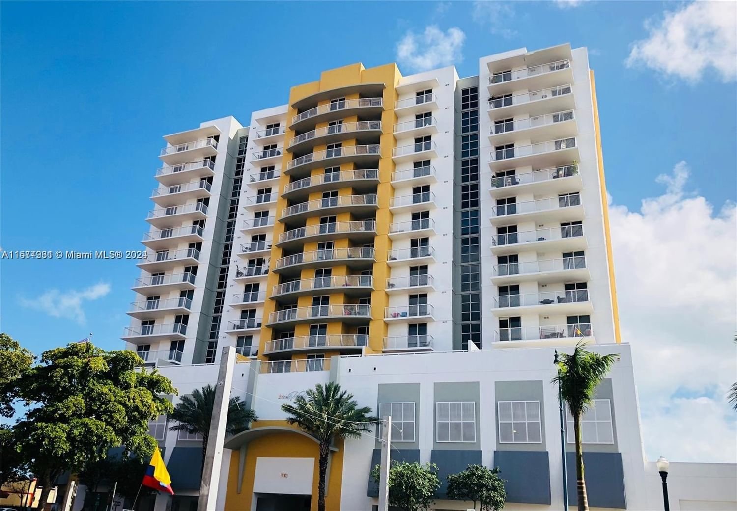 Real estate property located at 900 8th St #1008, Miami-Dade County, BRICKELL VISTA CONDO, Miami, FL