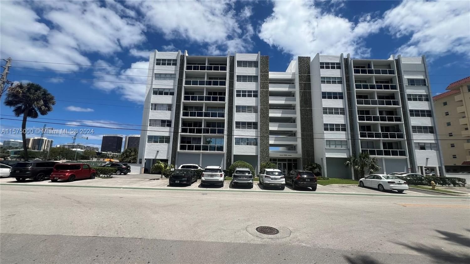 Real estate property located at 9381 Bay Harbor Dr #401N, Miami-Dade County, LONDON TOWERS CONDO, Bay Harbor Islands, FL