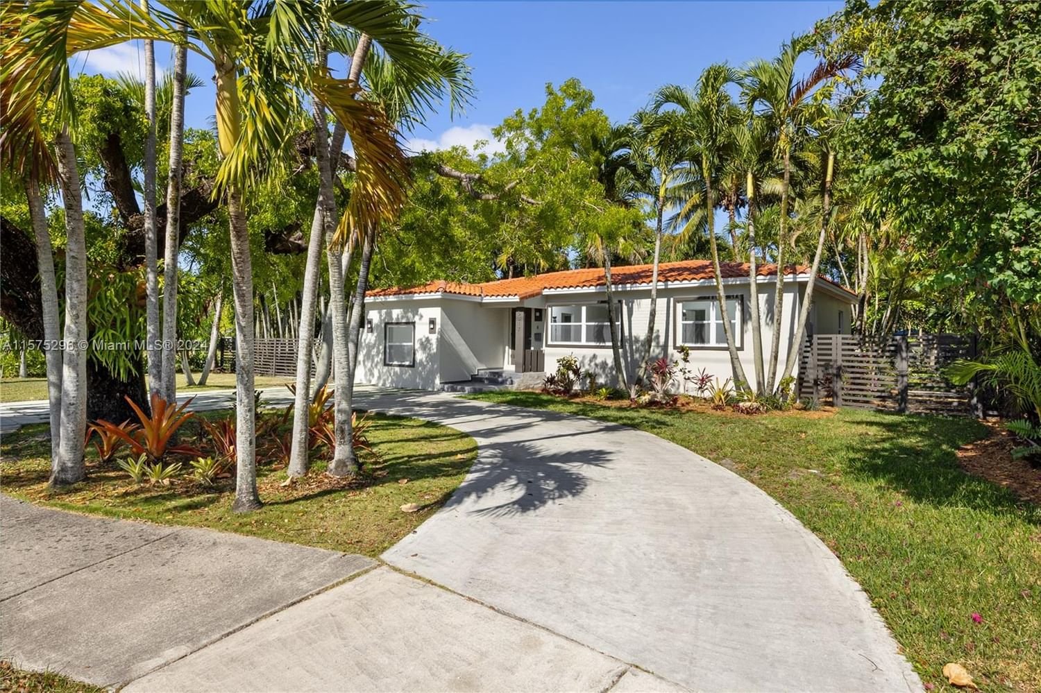 Real estate property located at 5817 62nd Ave, Miami-Dade County, CAMBRIDGE LAWNS PARK, South Miami, FL